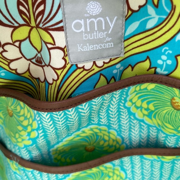 Chic Floral Travel Bag - Blue and Brown - Picture 10 of 15